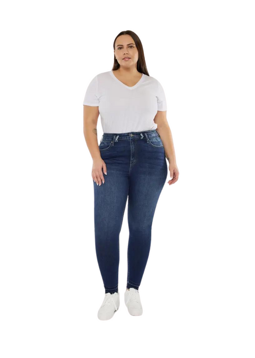 a woman in a white t - shirt and Women's Plus Size Blue Jeans
